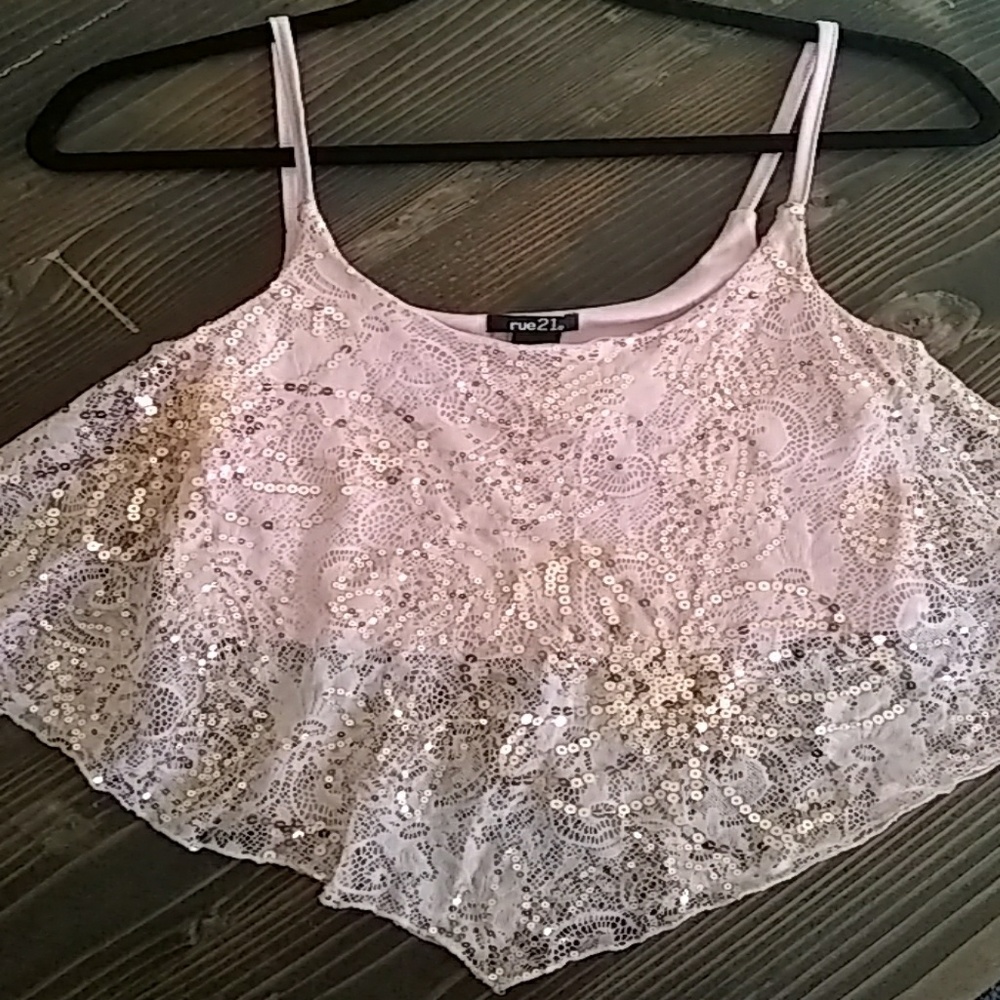 Tapered crop top